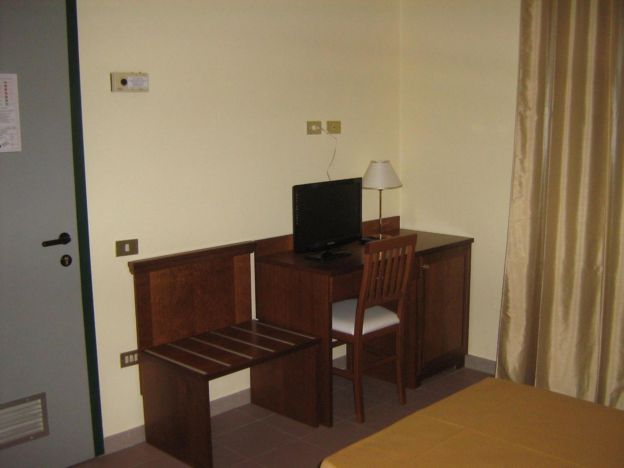 Hostiliae Ciminiera Hotel Ostiglia Екстер'єр фото