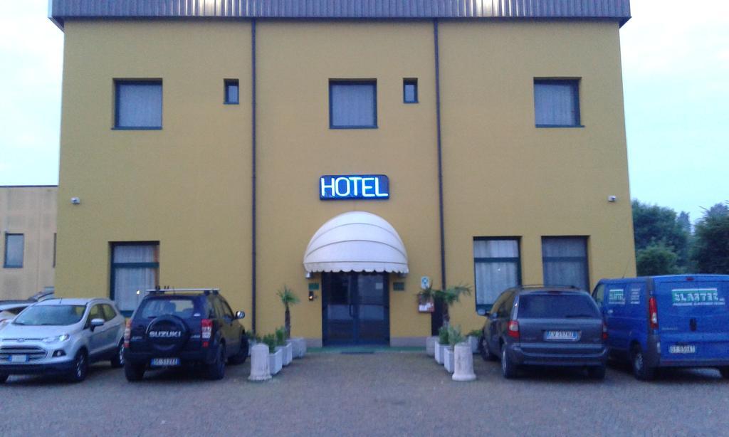 Hostiliae Ciminiera Hotel Ostiglia Екстер'єр фото
